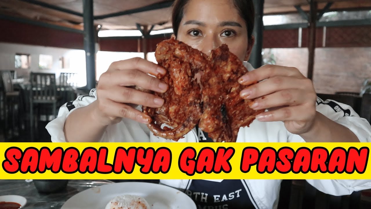AYAMNYA DI BAKAR PAKAI BUMBU CABE #LOMBOK #AYAMTALIWANG