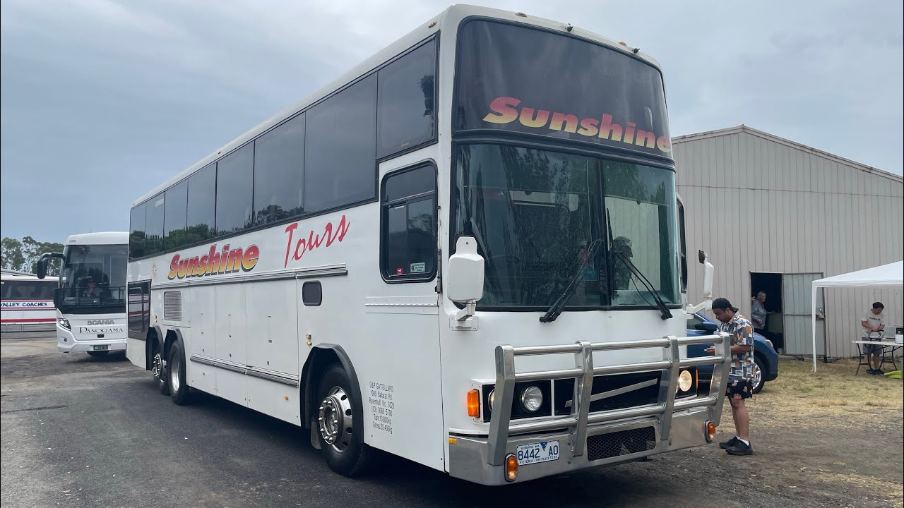 Sunshine tours 8442AO (1988 Volvo B10M Volgren) 