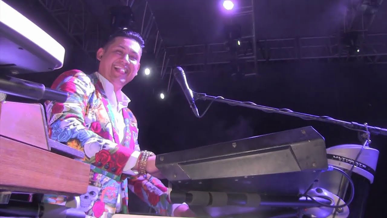 Luis Kazanova Medley: mambo lupita / mambo #8 /  la carreta / juguito de piña PARTE FINAL
