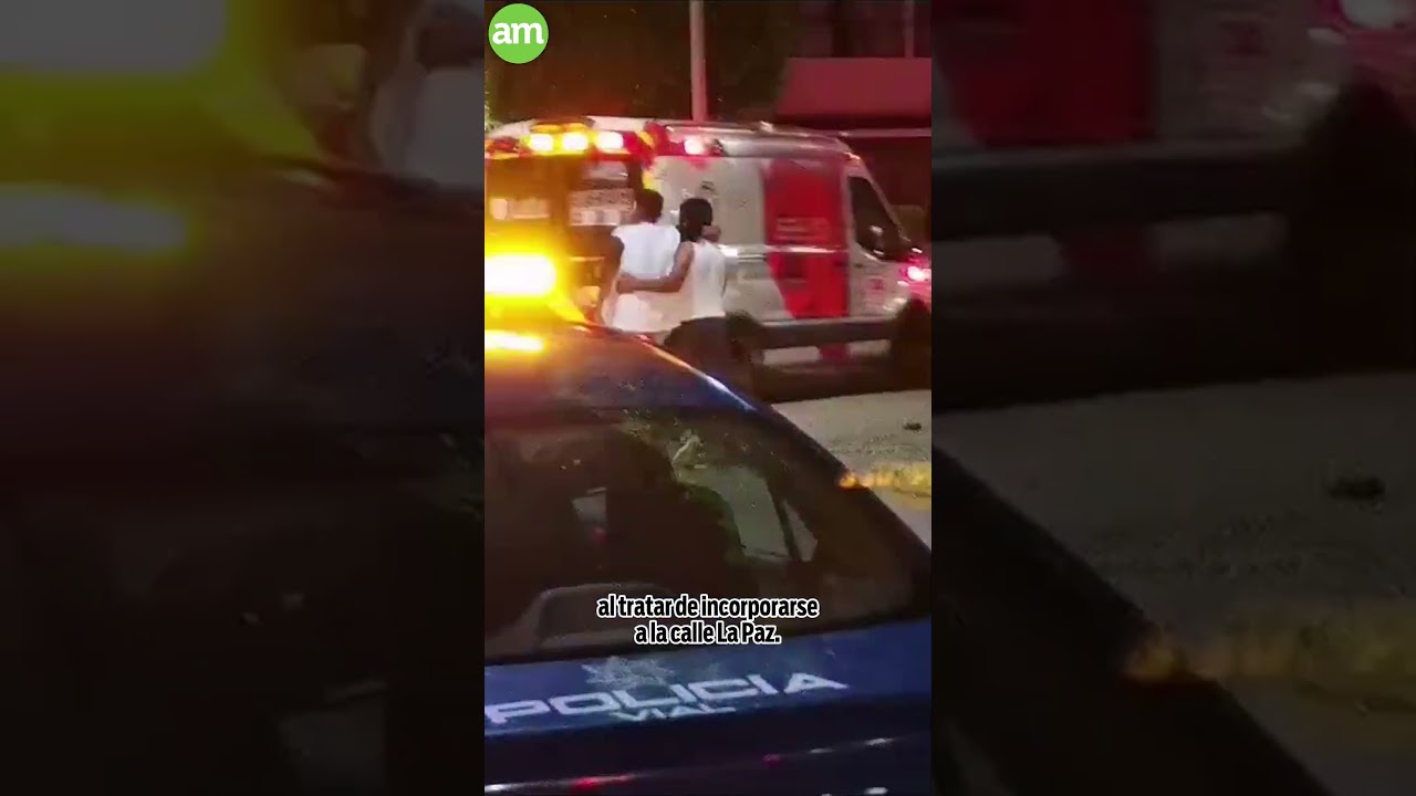 Pareja CHOCA su auto contra un ÁRBOL en el Centro de León por exceso de velocidad
