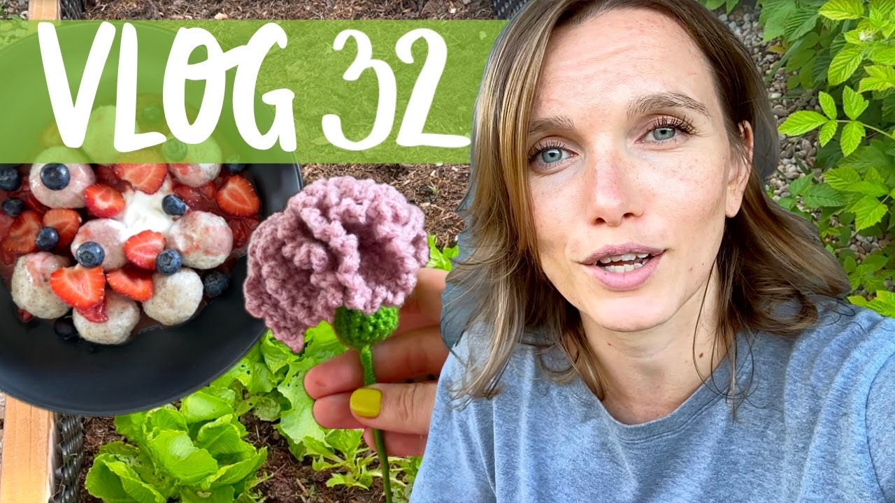 #32 VLOG 🏡 | Náš zverinec, sadenie, jahody a darček pre maminku 🍓
