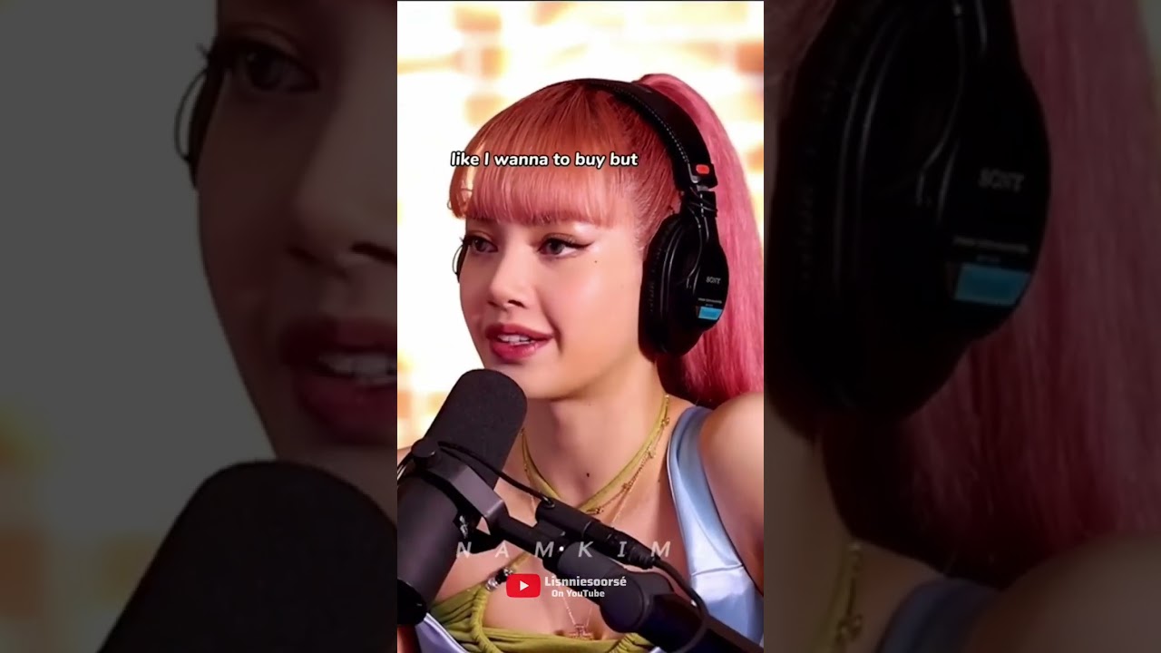 Lisa is missing her family 😇 