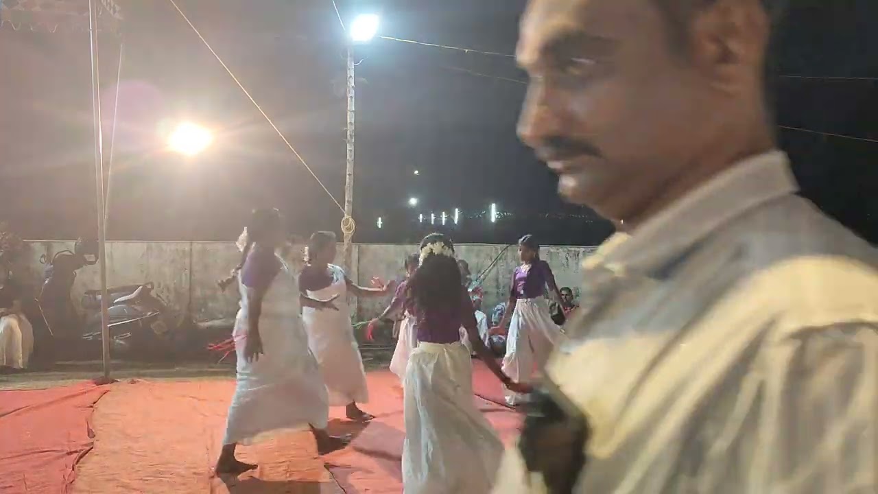മുപ്പത്തിമുക്കോടി ദേവകൾ 
