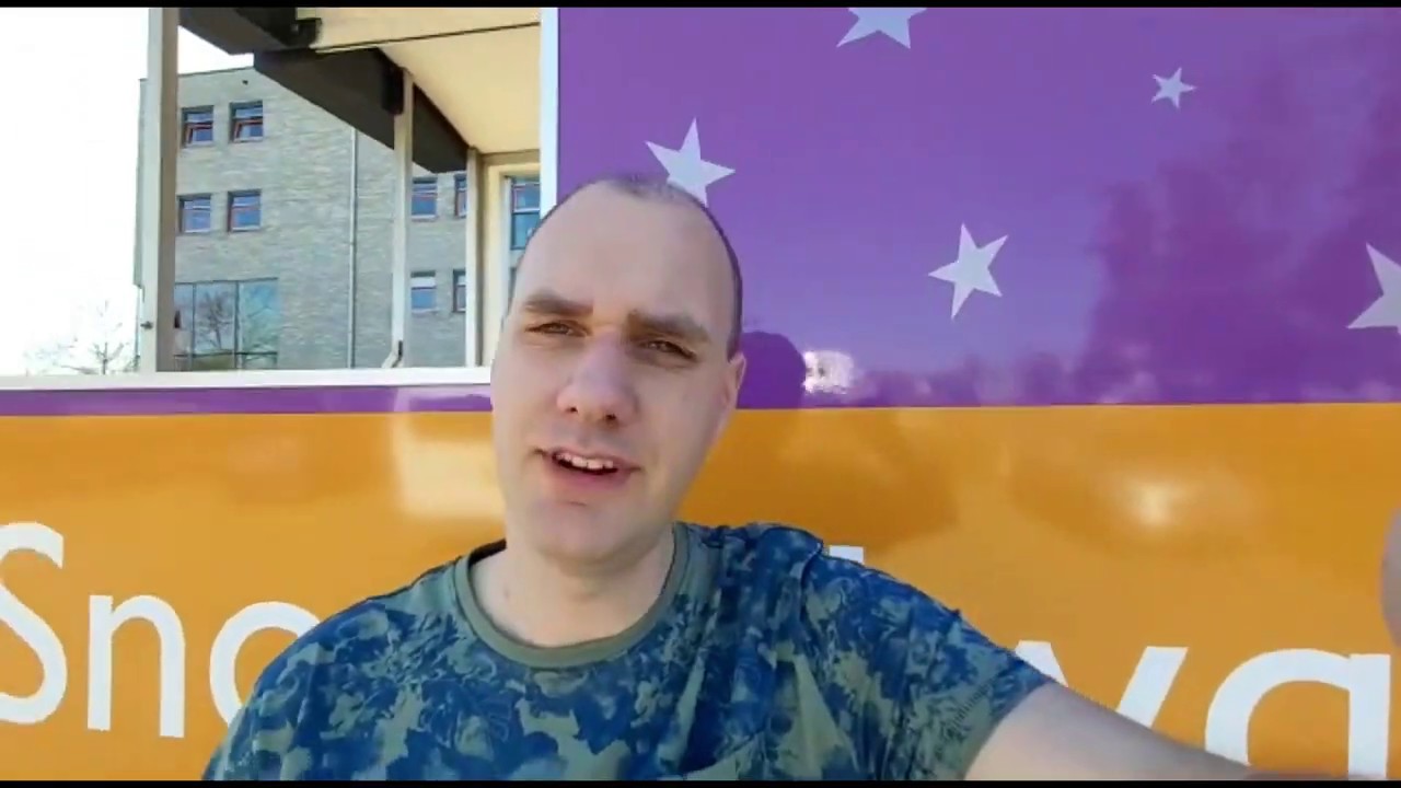Sebastiaan in de snoezelwagen van de Vrienden van Philadelphia