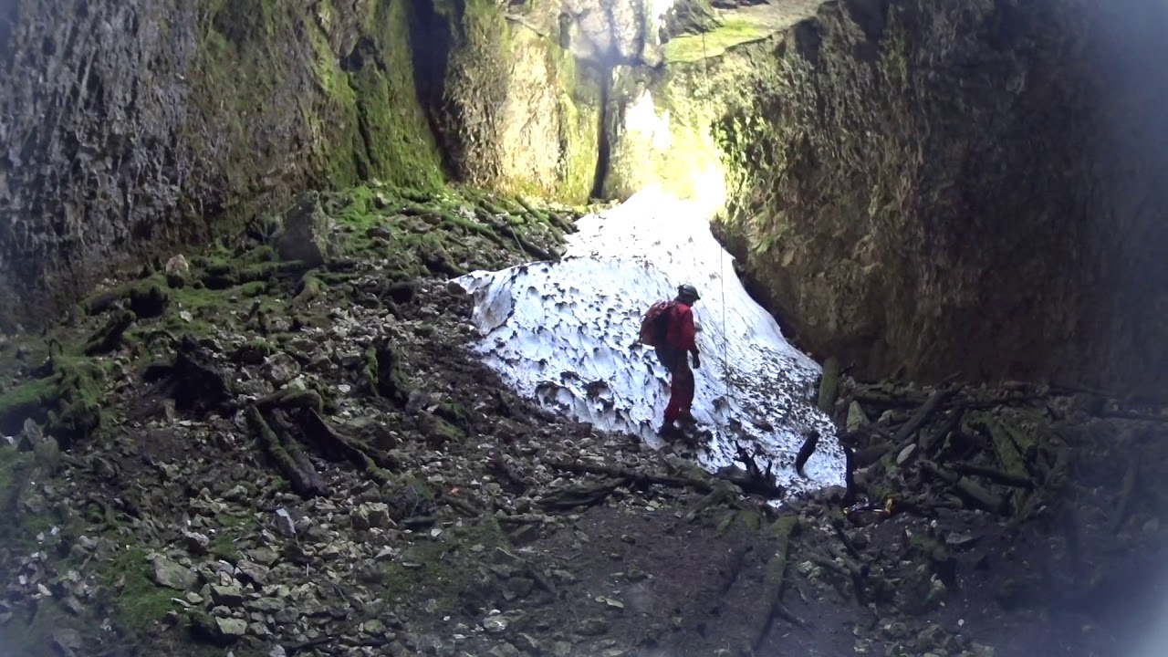 Forat de la Bófia del Port de Compte