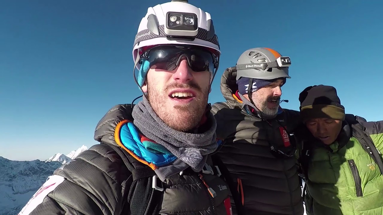 Island Peak (6.189m)