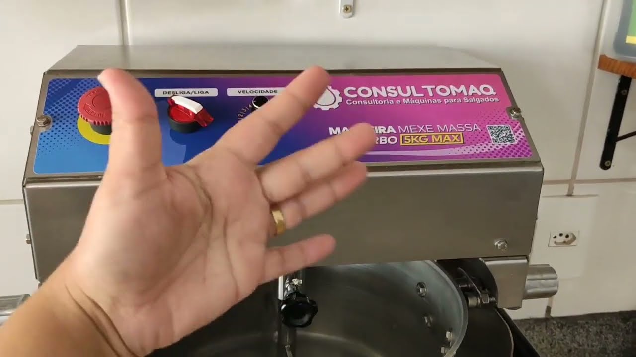 TUDO SOBRE A NOVA MÁQUINA DE FAZER SALGADOS (masseira mexe massa turbo 5kg max consultomaq)