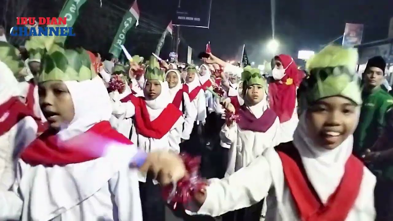 atraksi drumband memukau acara semarak muharrom 1444 h