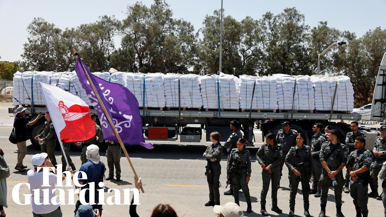 Israeli protesters attempt to block Gaza aid trucks