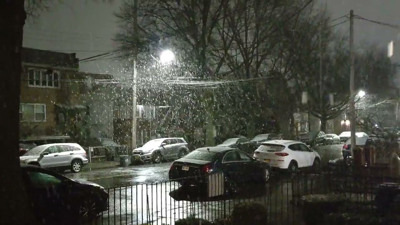 Snow Clipper in NYC - March 7th, 2023.❄️❄️ HUGE SNOWFLAKES ❄️❄️
