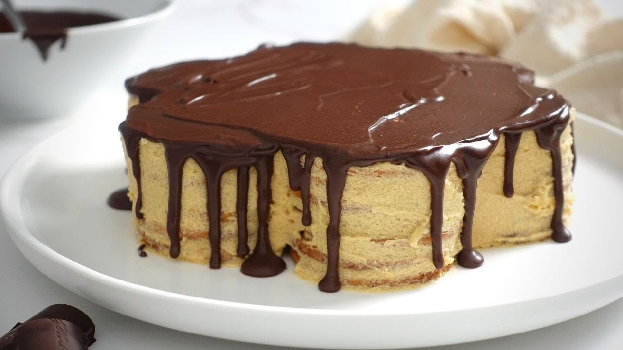 Bolo de Bolacha com Topping de Chocolate