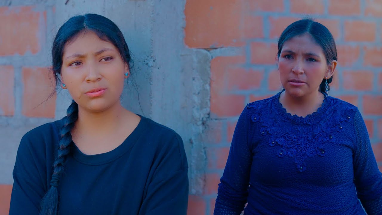 vivir con los pαdres puede ser cómodo… pero mαta la relación 😮