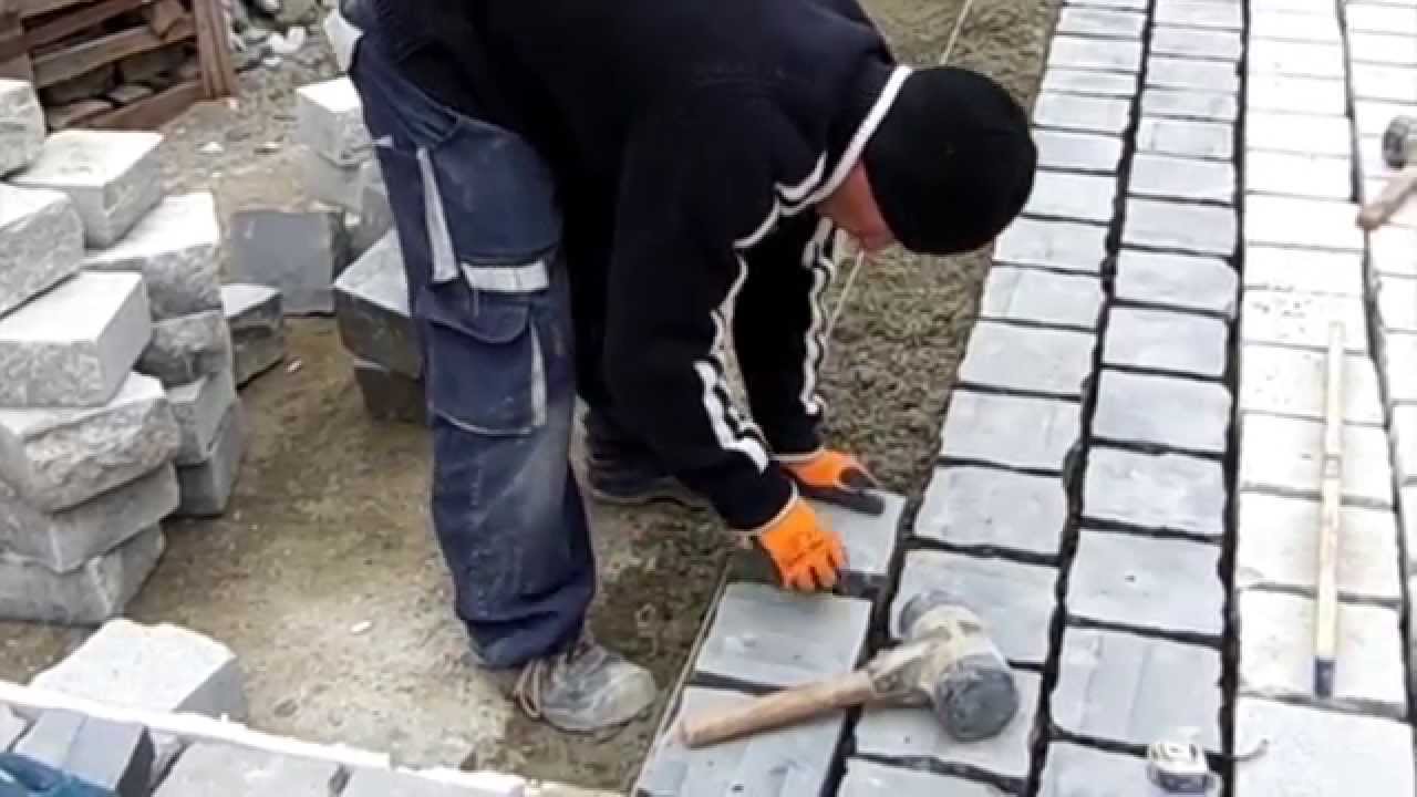 Postup pokládání a spárování dlažebních kostek Sika