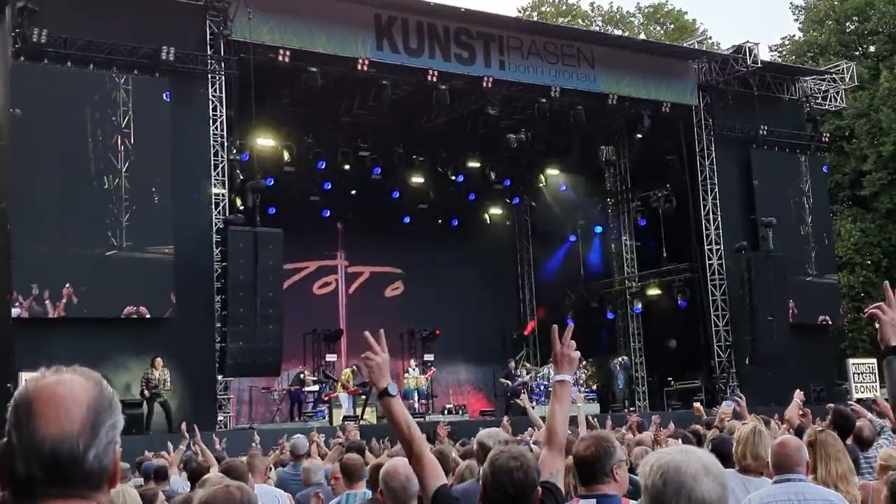 Toto - Home Of The Brave, With A Little Help, Rosanna, Africa - Kunstrasen Bonn, 07/14/2022
