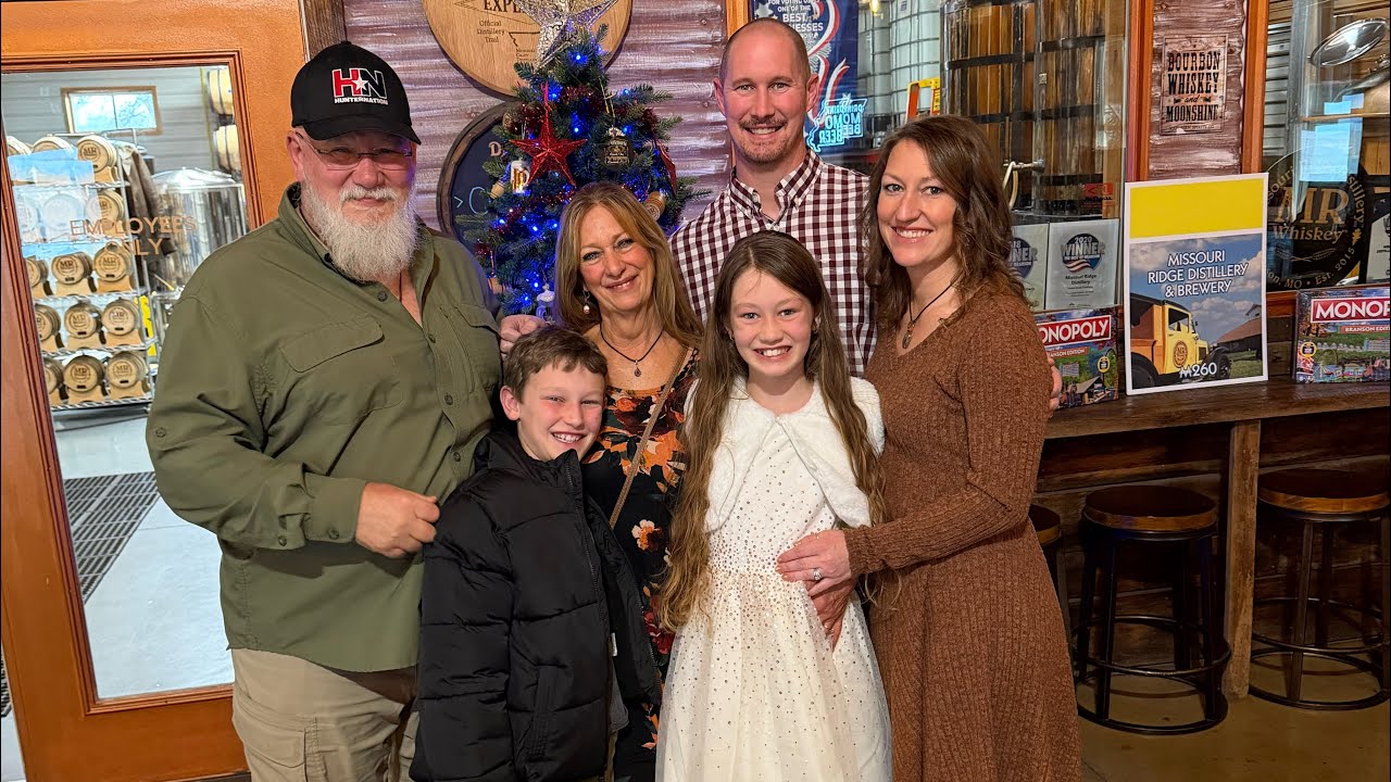 Branson Trip! 🎄Dolly Stampede ⛄️Missouri Ridge Distillery ❄️