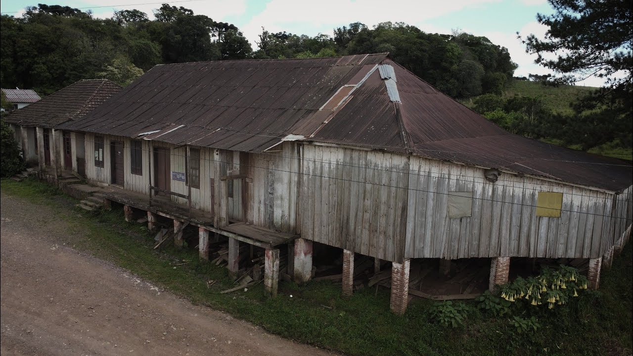 CASARÃO PARADO NO TEMPO HÁ QUASE CEM ANOS COM TUDO DENTRO!