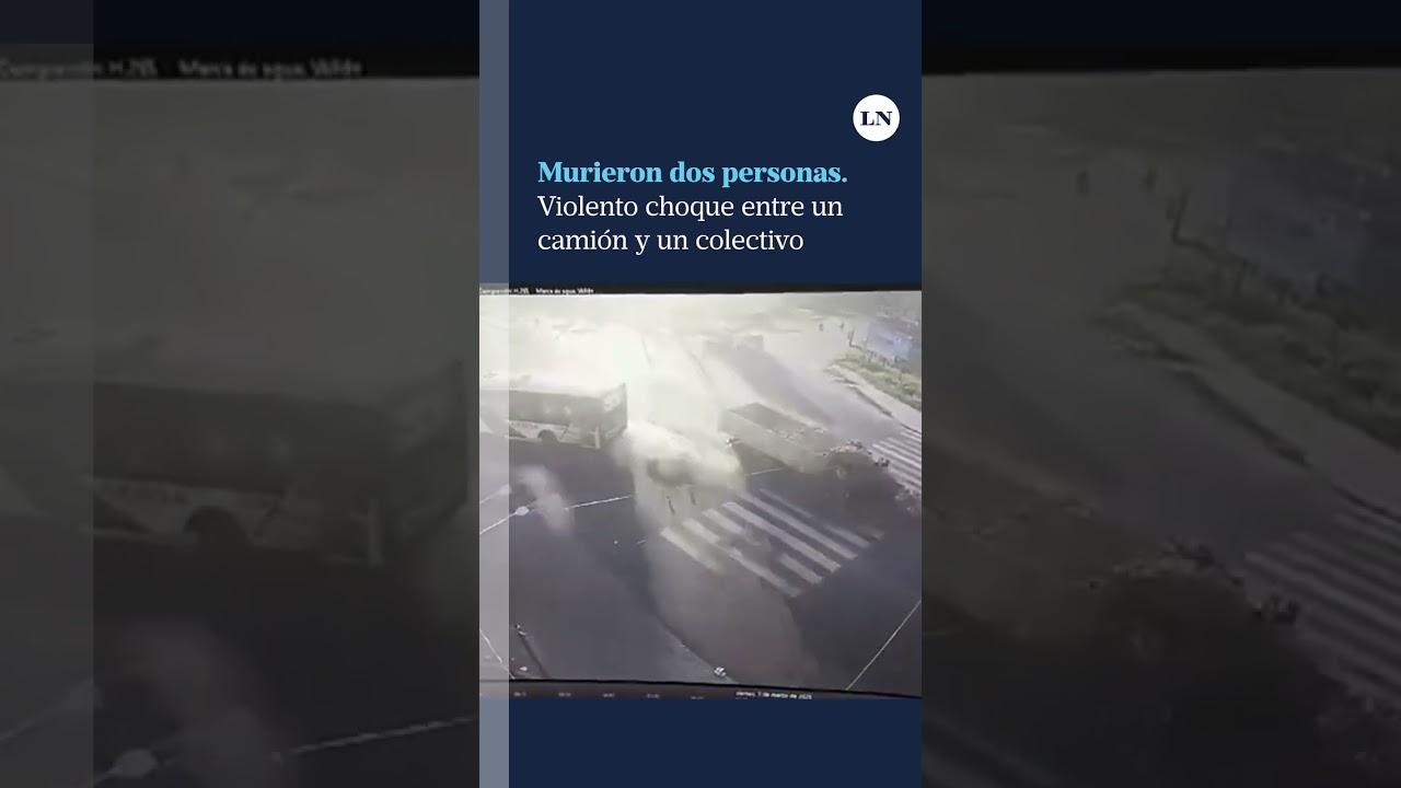 Murieron dos personas en un violento choque entre un cami&oacute;n y un colectivo