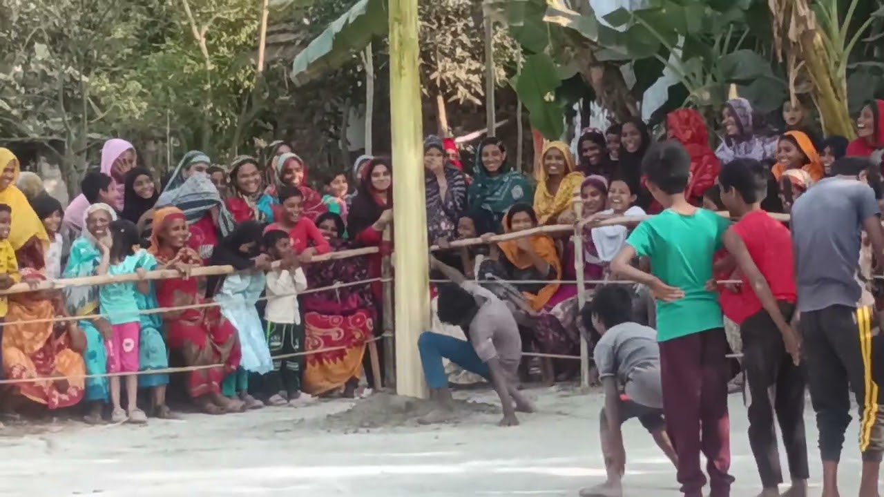 কলা গাছে ওঠা খেলা