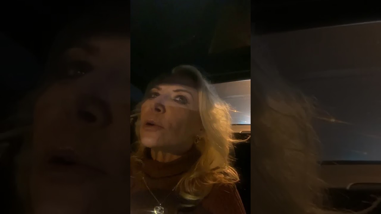 Maria Laria Bajo la Luna