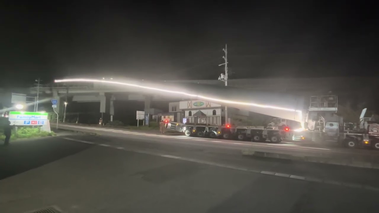 2025年7月　風車のブレード輸送　交差点