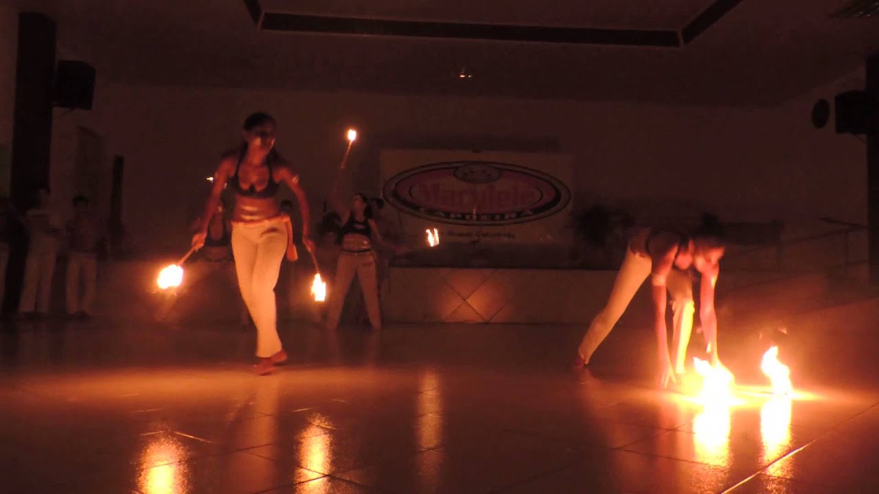 maculele capoeira dança do fogo Goioere