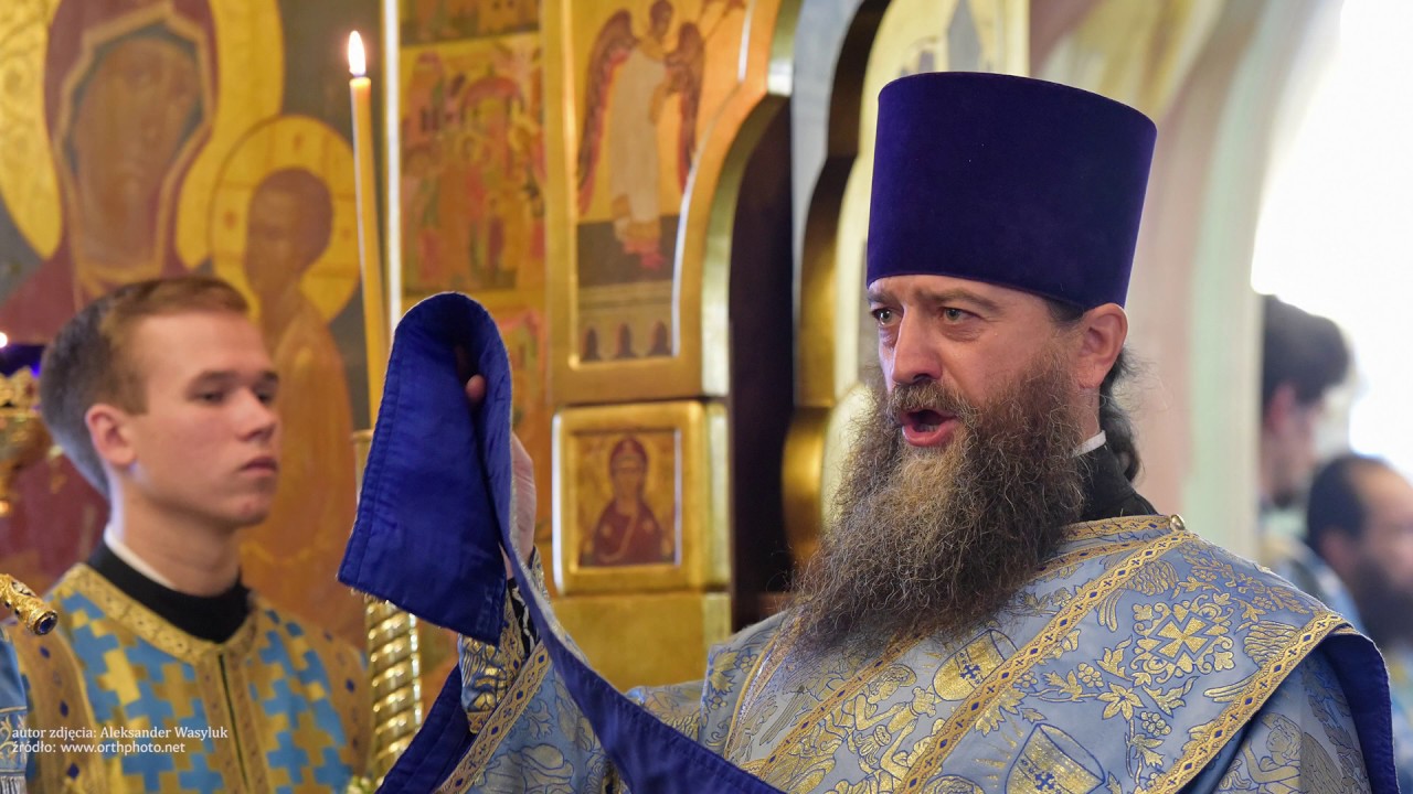 Symbolika szat liturgicznych - diakon i kapłan