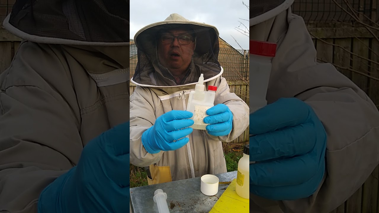 Oxalic Acid (Api Bioxal) trickle method