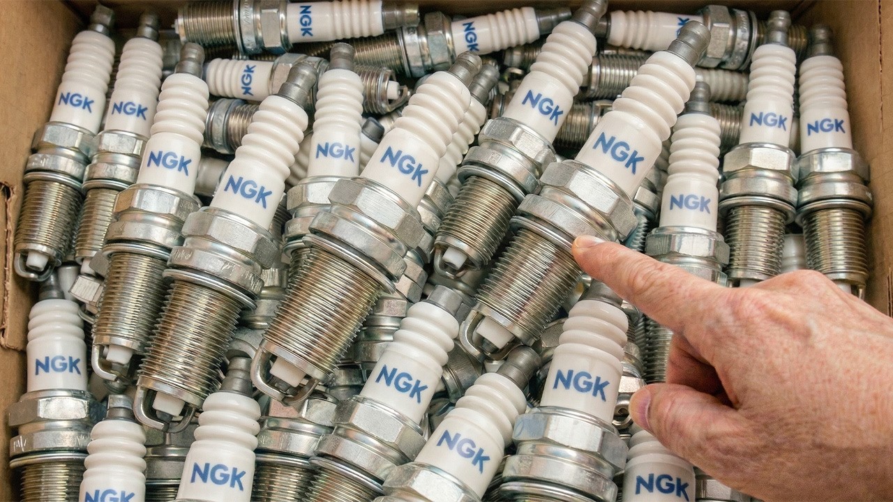 Old spark plugs are a hidden treasure! This invention has amazed the world