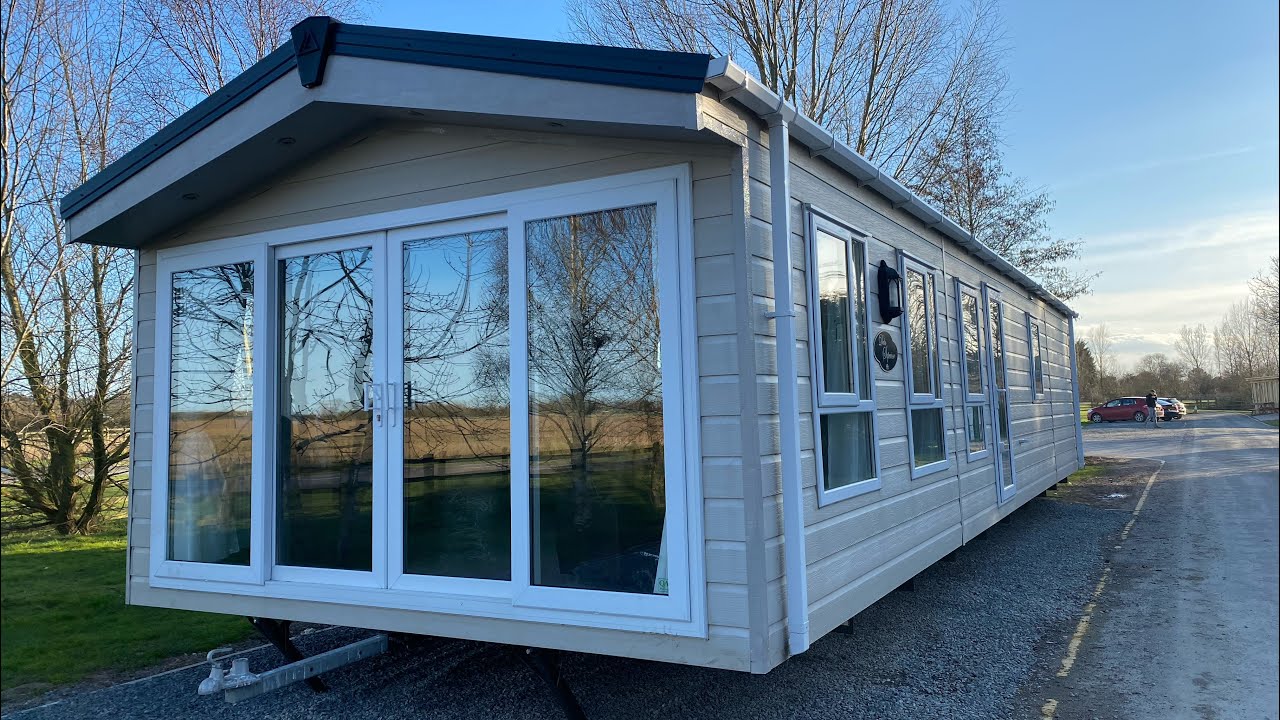 2 BEDROOM DELTA SUPERIOR 40 x 13 FT