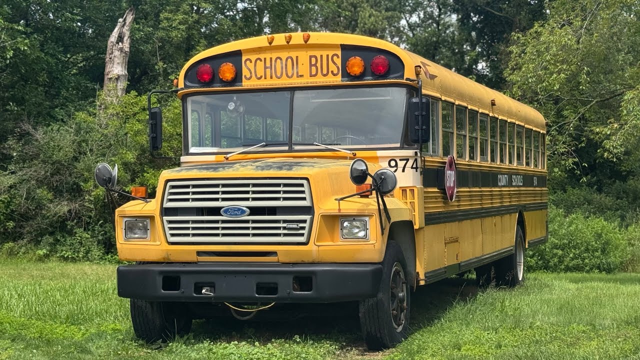 1989 Blue Bird B700 - MBM