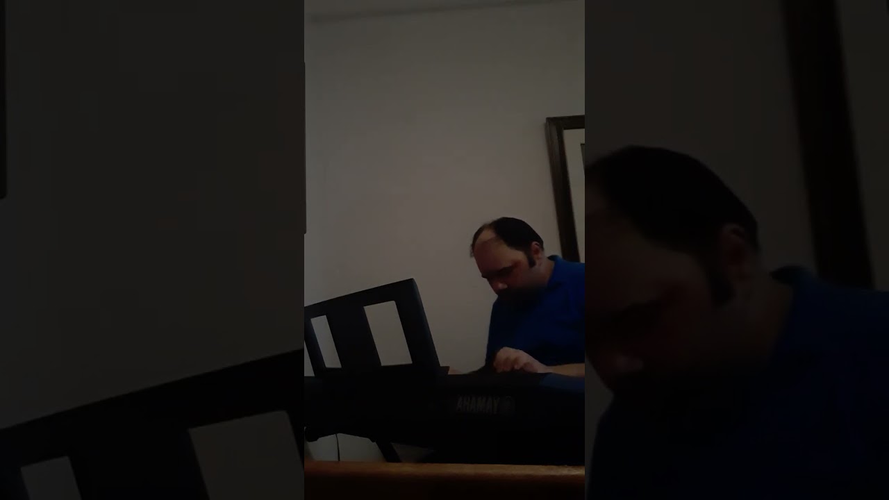 (Marcelo Farjun) com a (música Corazon Partio) em serenata de amor para queridas ❤Tassia e❤ Ingrid!