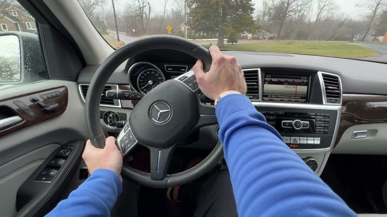 2015 Mercedes-Benz ML350 Driving