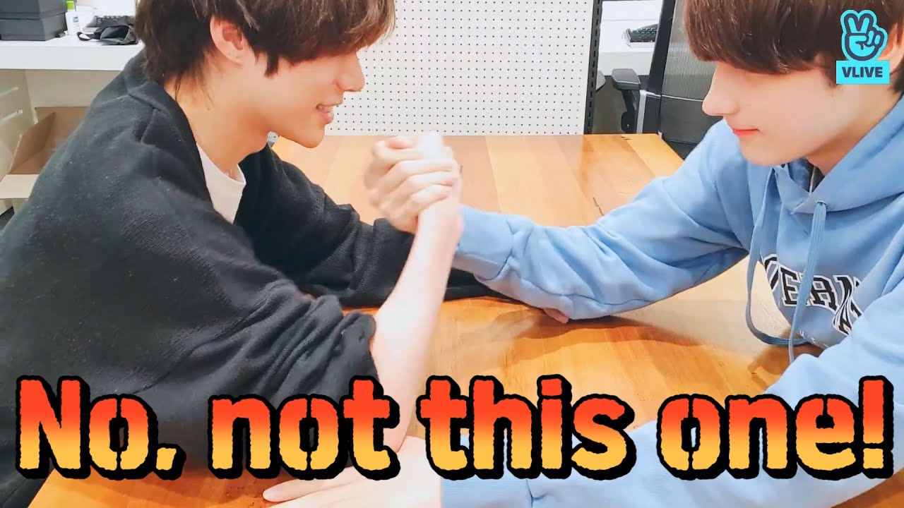 (ENG sub) [VLIVE] TXT - Beomgyu&Hueningkai doing arm wrestling