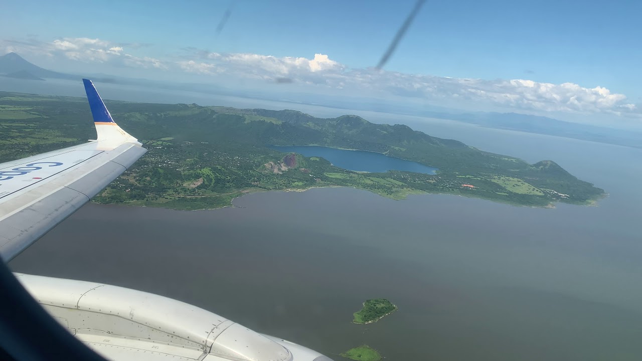 Copa Airlines E190, descend and landing into Managua intl. airport from Panama.
