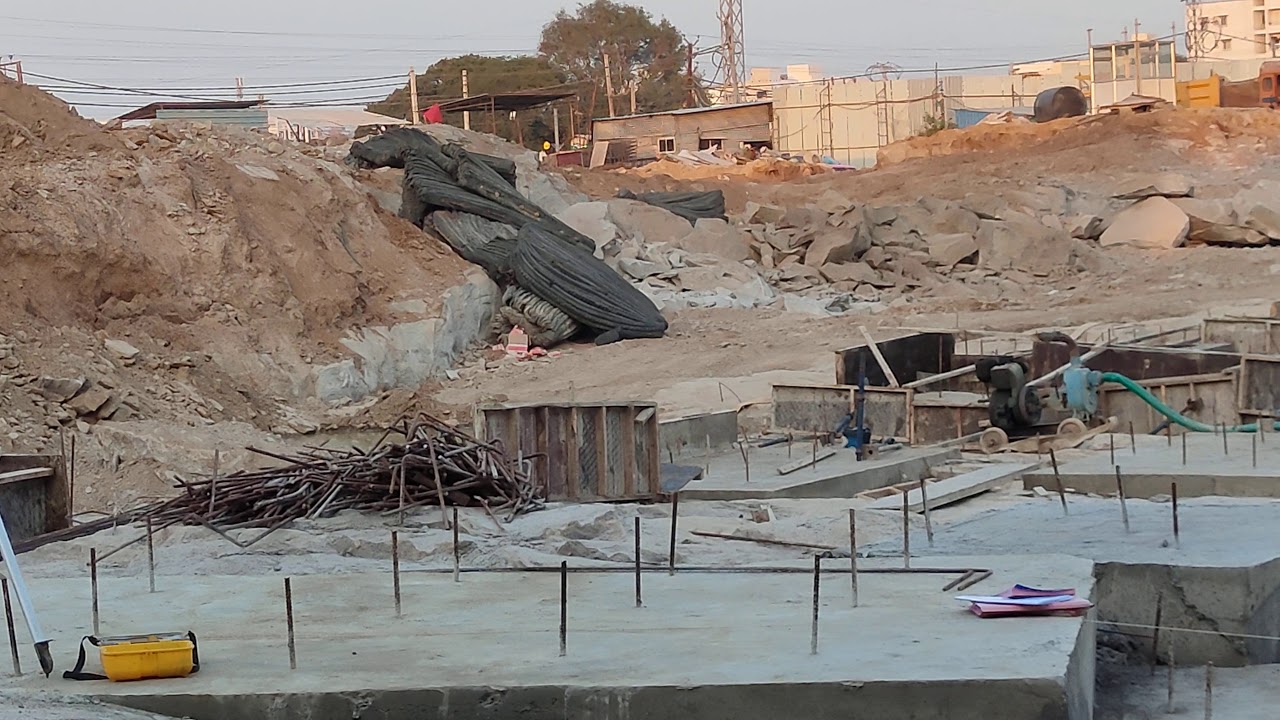 CONTROL BLASTING OF ROCK USING RUBBER TYRES.