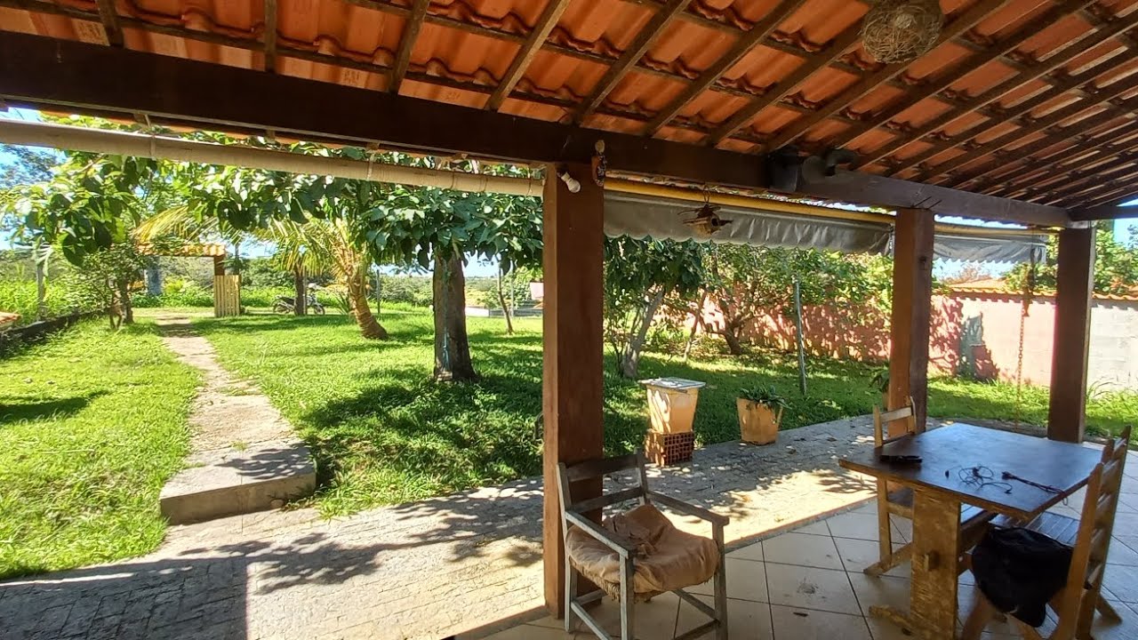 (VENDIDA) 180 mil - Casa de esquina à venda, amplo terreno, condomínio fechado em Jaconé, Saquarema