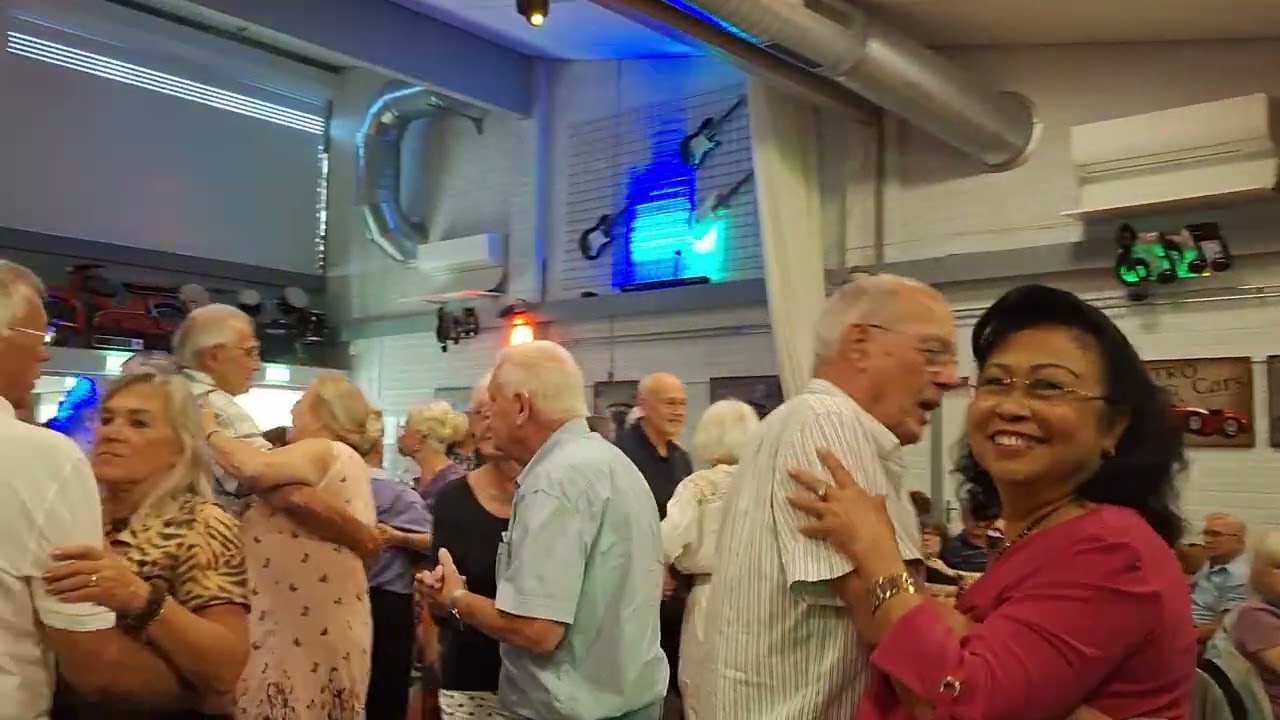 🎶 Itś a Real Good Feeling 🎶THE OLD FRIENDS,Trefpunt Eindhoven 24–8-2025.