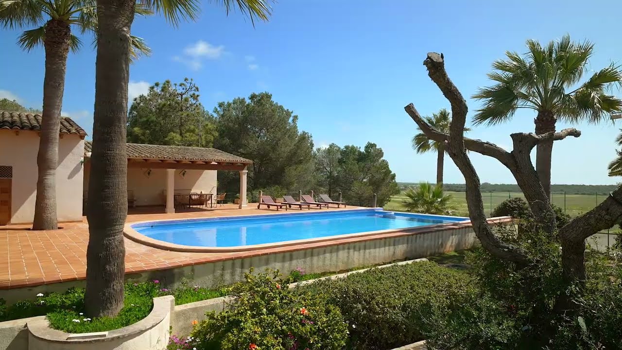 Large finca in Santany&iacute; with tennis court and stables, Mallorca
