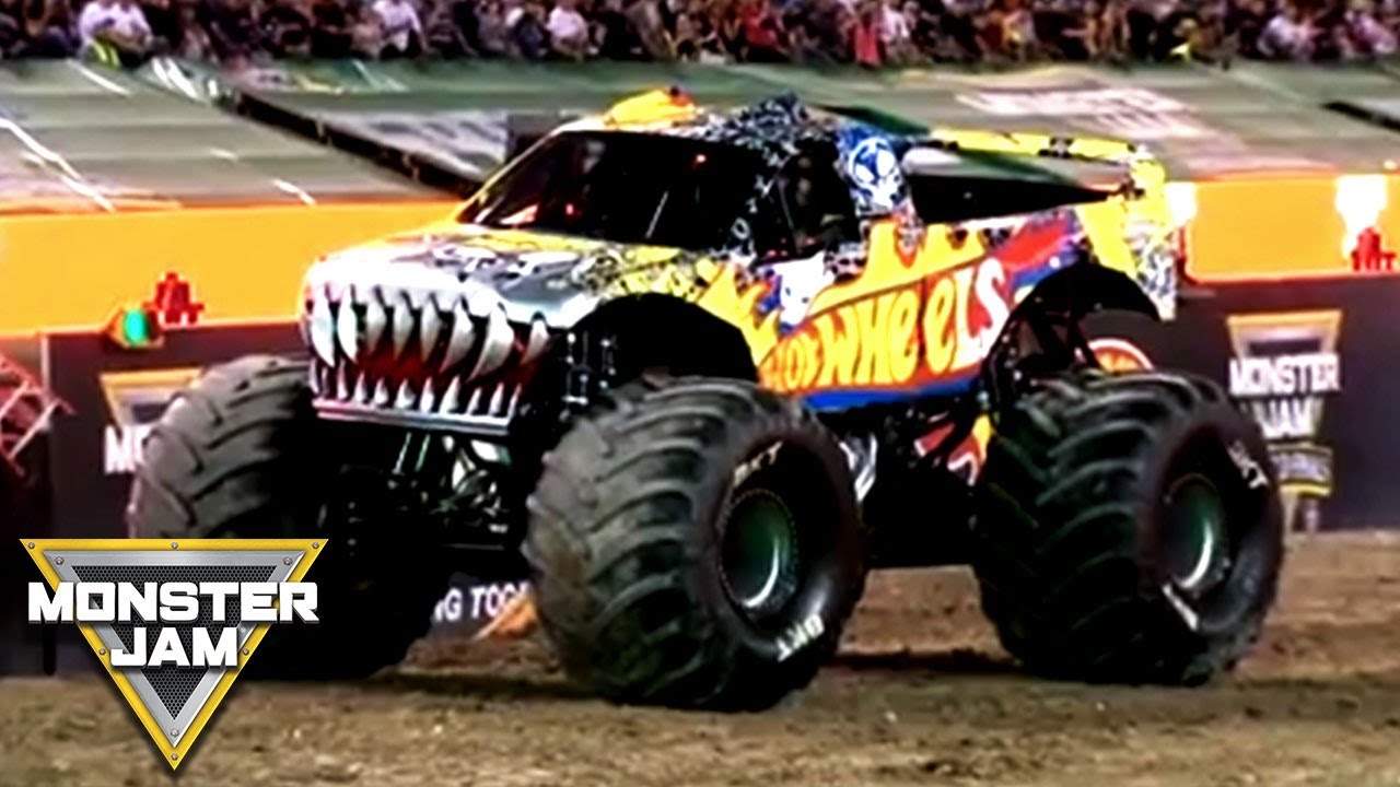 Team Hot Wheels (Scott Buetow) Freestyle | World Finals 2016 | Monster Jam