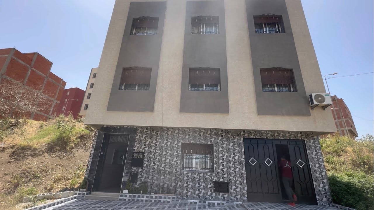 دار للبيع تجزئة قريبة طنجة البالية 108 مترو محفضة ثمن 0630298833