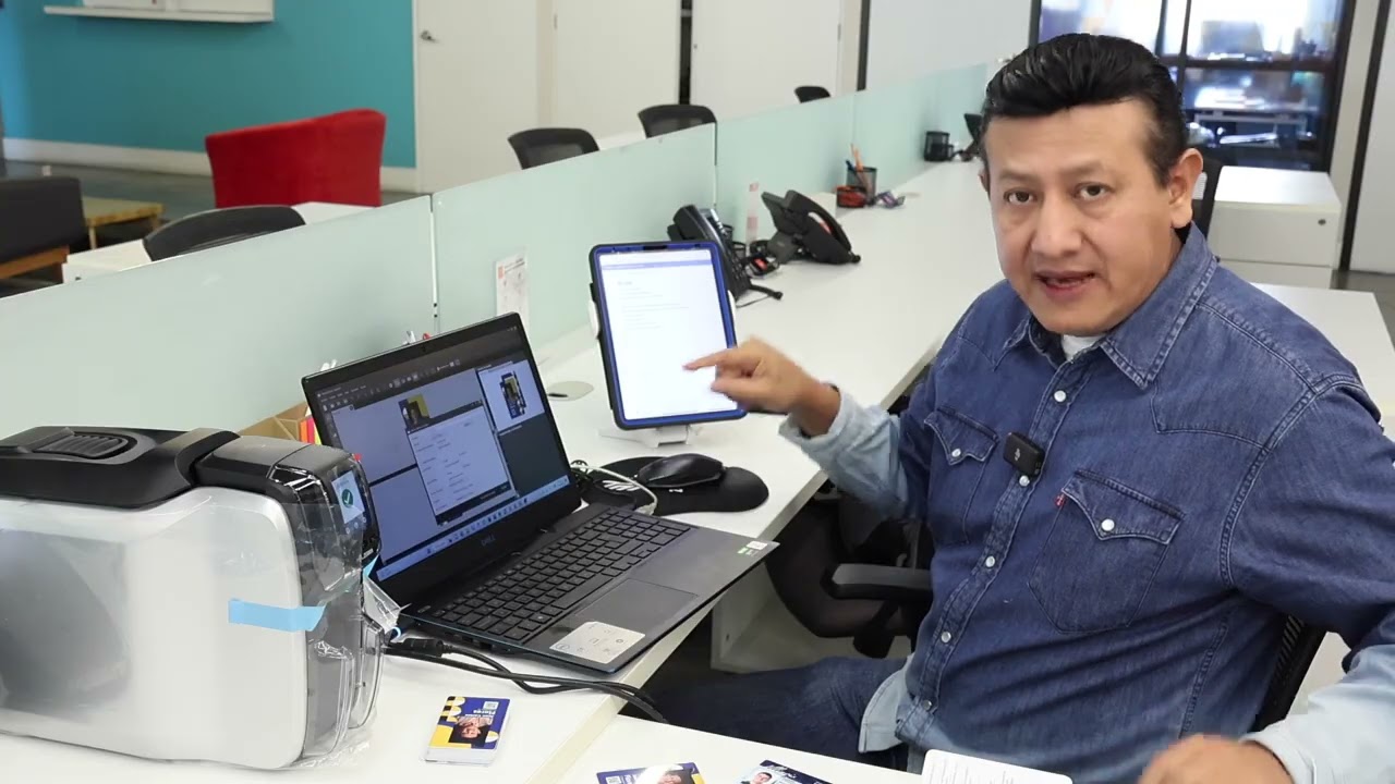 Diferencia entre Credenciales de PVC con Efectos Especiales Vs Credenciales con Laminado Holográfico
