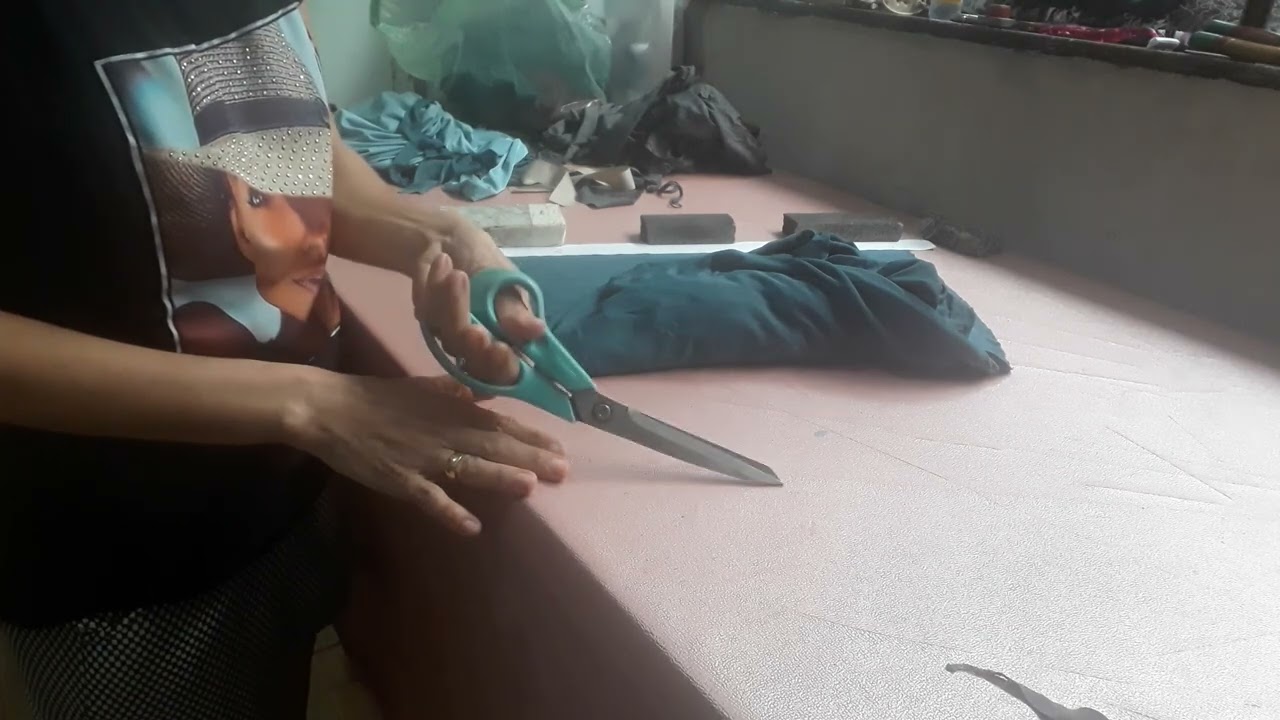 MINHA TEQUINA DE CORTAR OS MEUS RETALHOS 😉😘❤