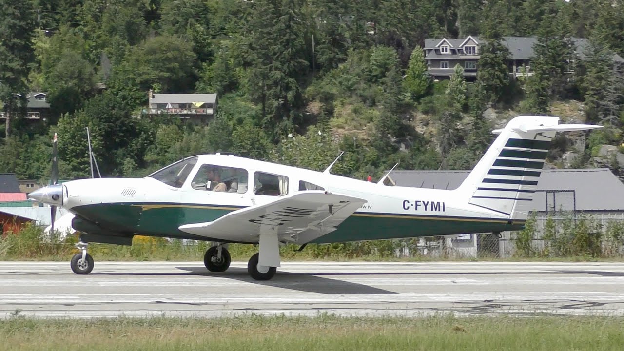 Piper PA-28RT-201T Turbo Arrow IV Takeoff