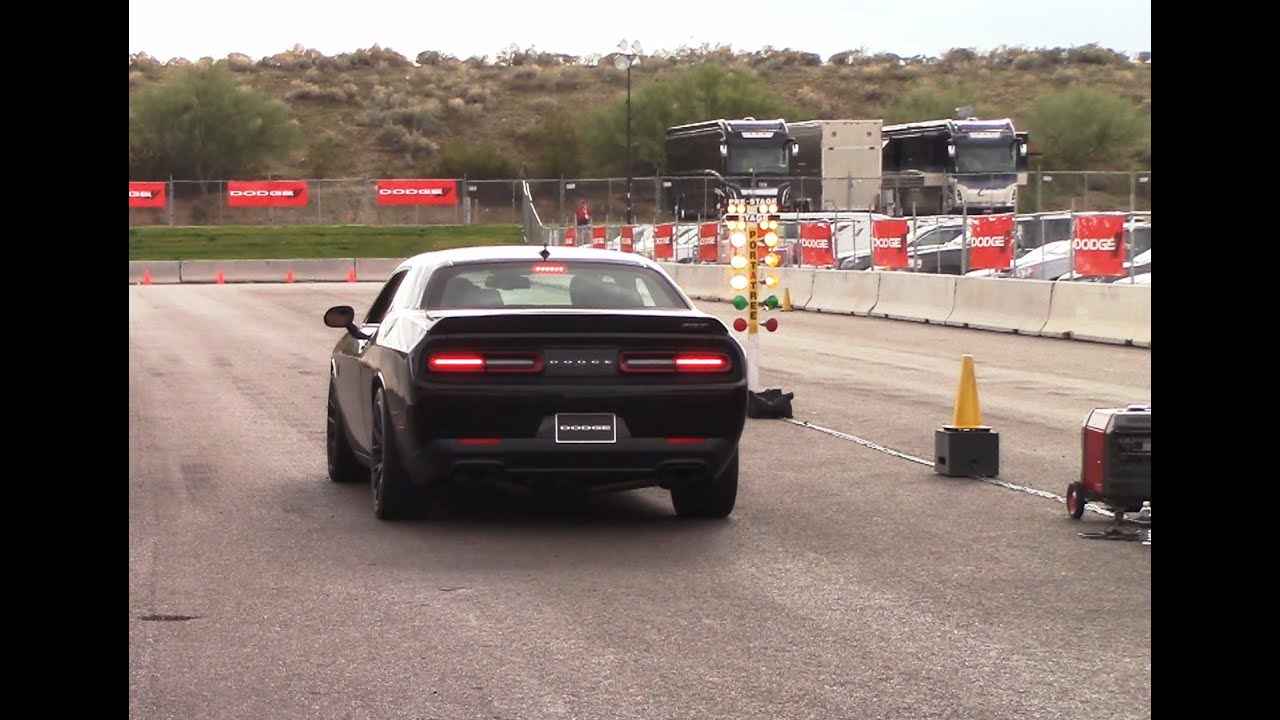 2015 Dodge Challenger SRT Hellcat LOUD Accelerations