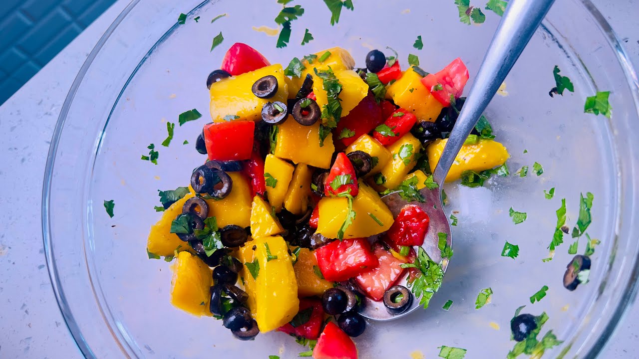 EASY SUPER DELICIOUS SUMMER SALAD