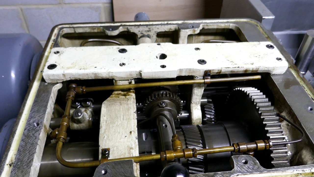 DSG gearbox and oil sight glass