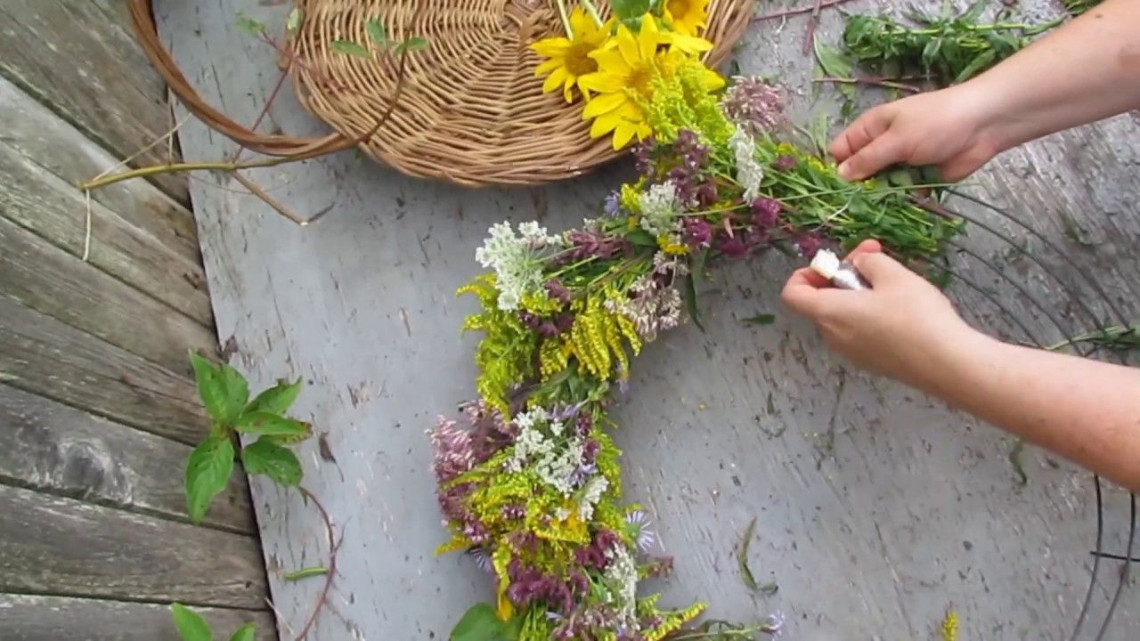 How To Make a Wildflower Wreath | DIY Farmhouse Decor
