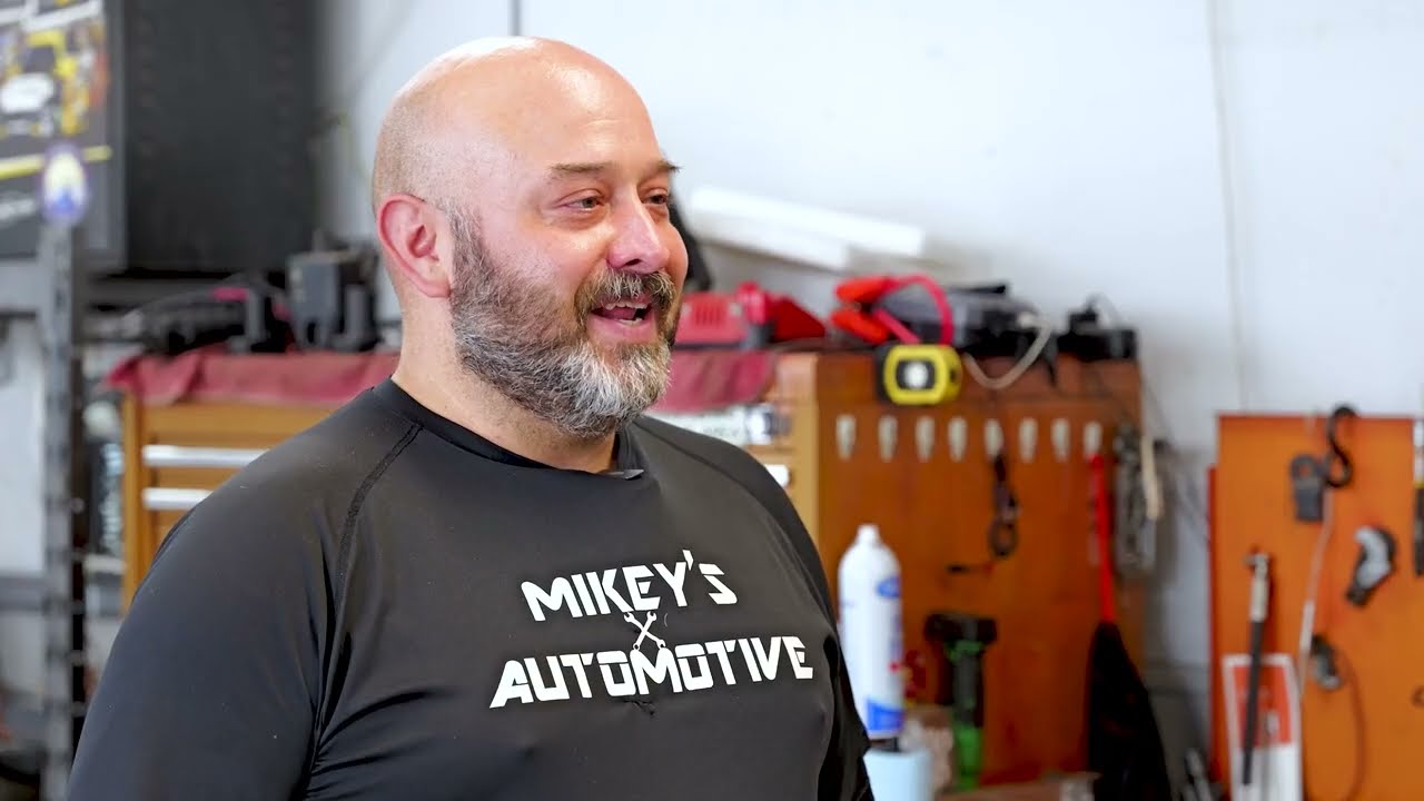 Профессионалы NAPA на дороге | Mikey's Automotive