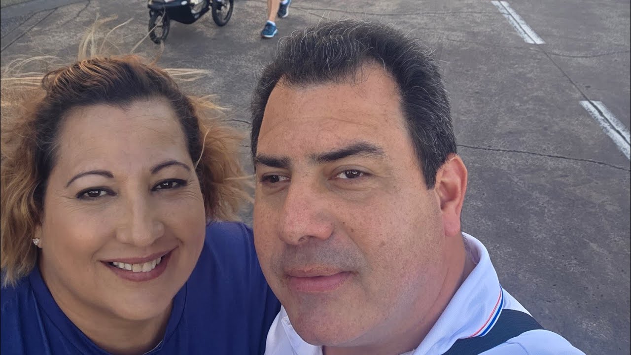 URIARMY está en vivo