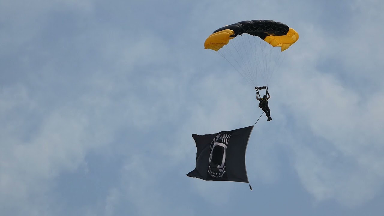 SOCOM Parachute Team at Oshkosh 7 26 21